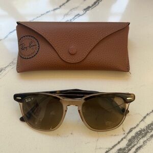 Ray-Ban Hawkeye Polarized Sunglasses with case